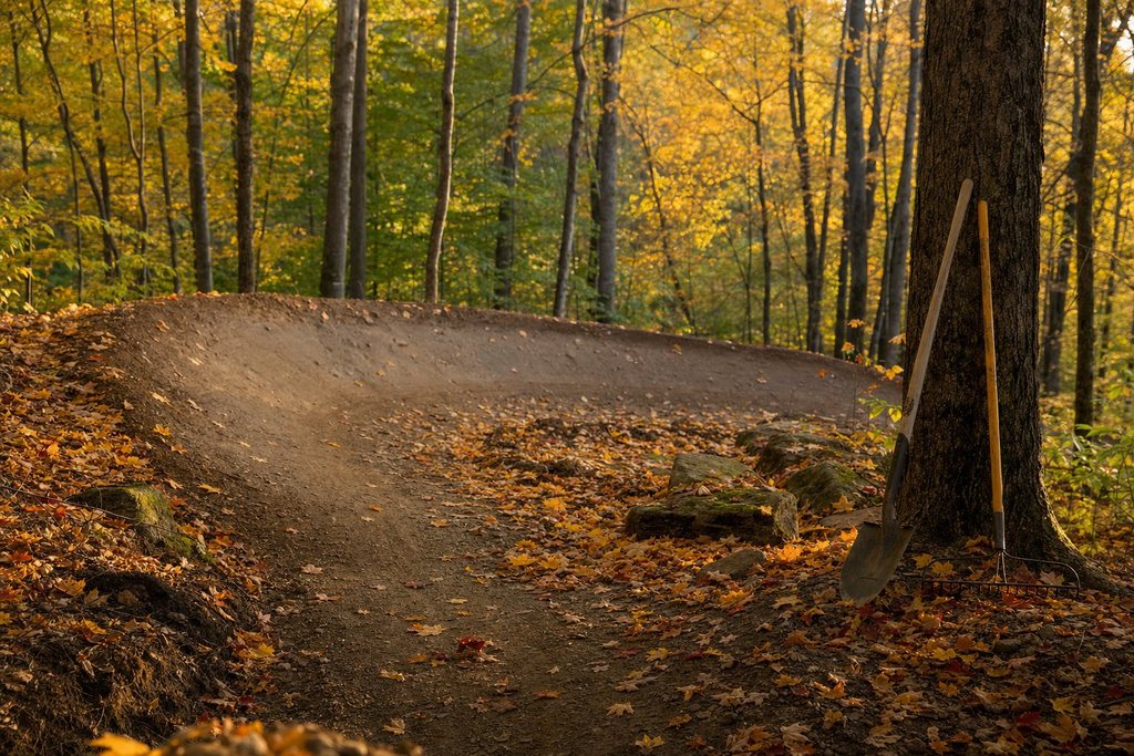Streckenpflege im Herbst: So bleiben Trails nach der Saison fahrbar